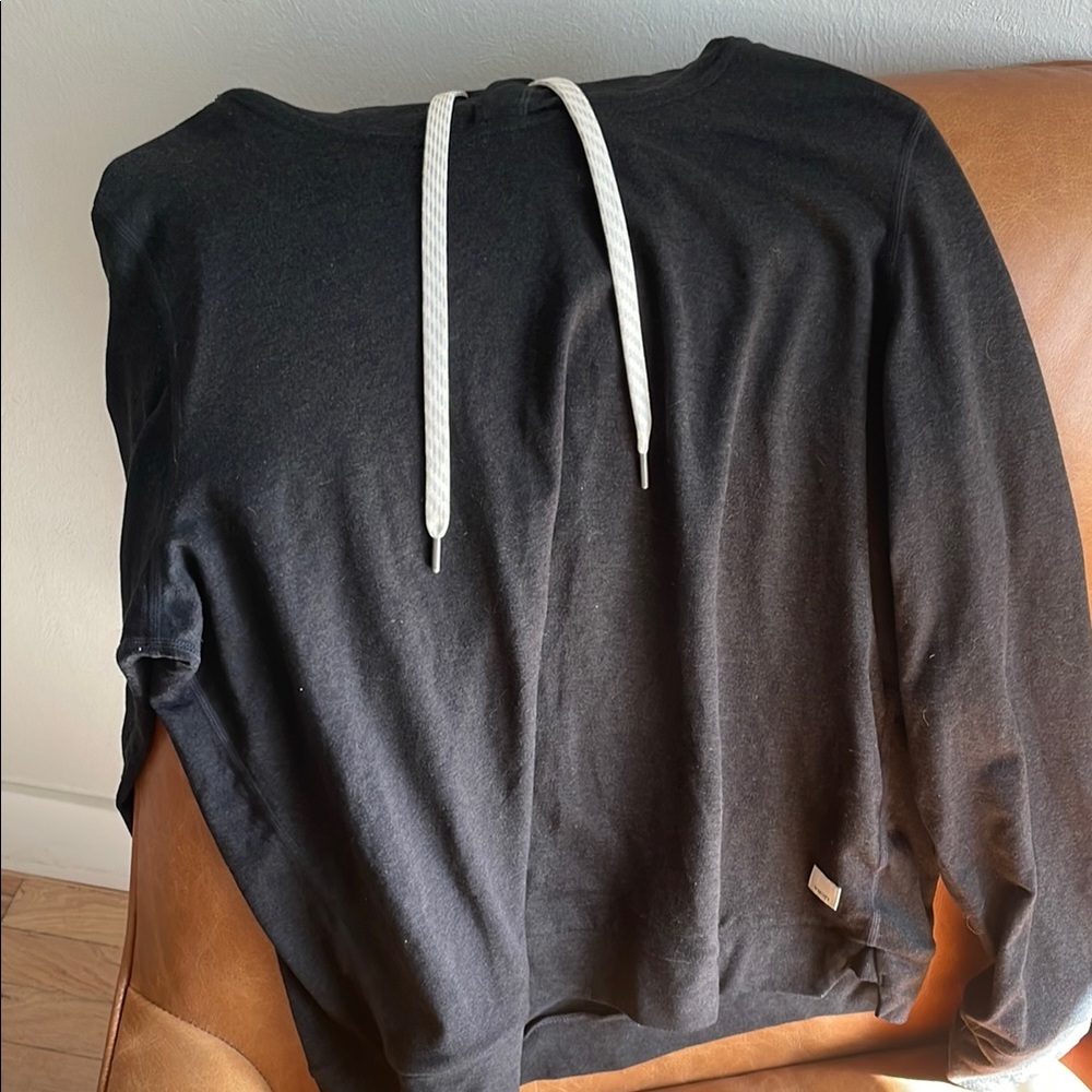 Vuori Black Sweatshirt Hoodie Casual Essential